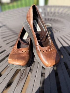 Steve Madden Brown Leather Mary Jane Wedge , sz 8